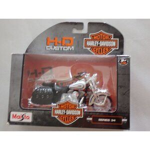 Maisto Custom Harley Davidson Motor Cycles Series 34 2014 Sportster Iron 883 NEW
